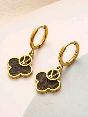 Designer Inspired Luxury Gold and Brown Four-Leaf Drop Hoop Earrings NEW